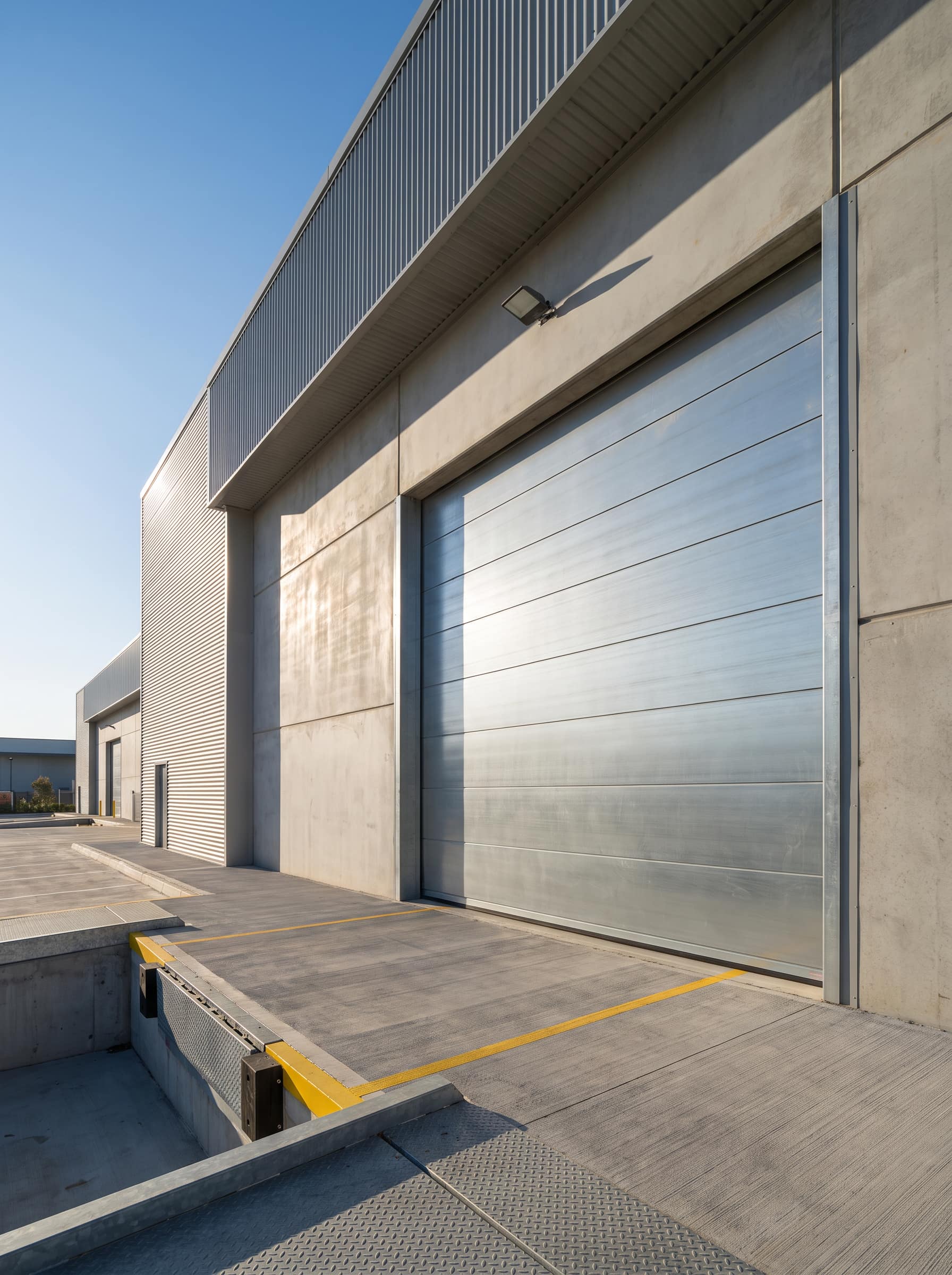 Индустриална ролетна врата / Industrial rolling door